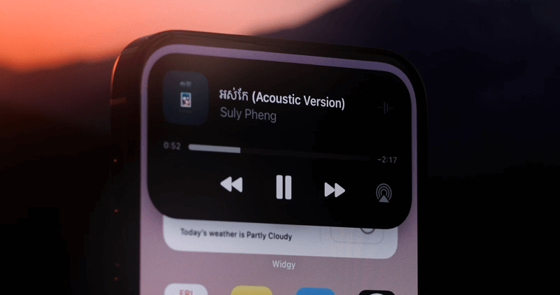 Application Spotify lancée sur un iPhone 14.