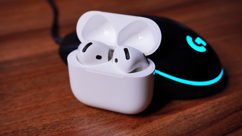 Les Airpods 4 pour bénéficier de l'expérience Audio spatial personnalisé de l'iPhone 16.