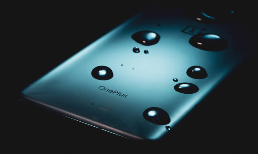 Photo de l'arrière du smartphone OnePlus 9